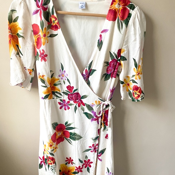 NWOT Off White Vacation Floral Short Sleeve Wrap Mini Dress - Picture 5 of 7